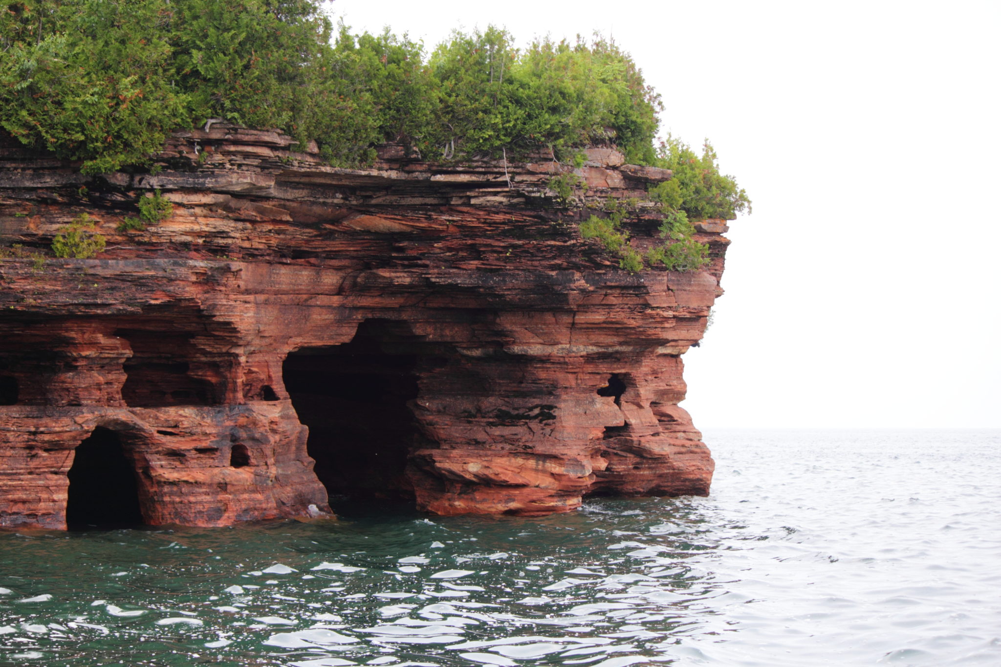 are dogs allowed in the apostle islands